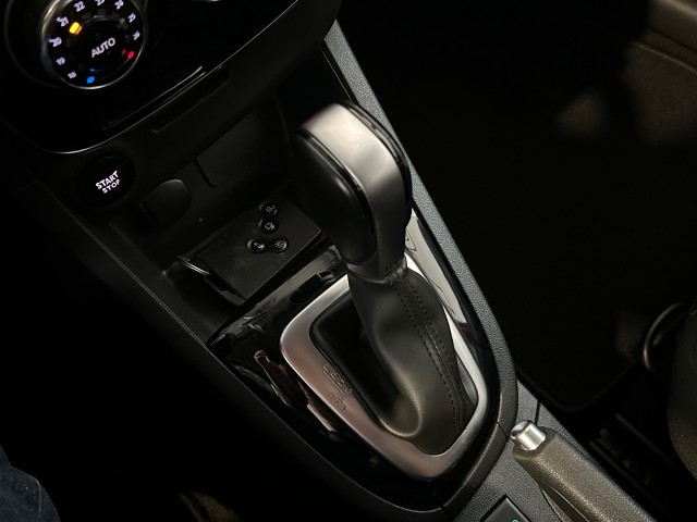 RENAULT CLIO 1.2 TCE INTENS l TREKHAAK l STOELVERW l AUTOMAAT l CRUISE l 120PK l , SK Autos, Emmen