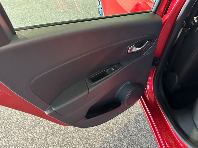 RENAULT CLIO 1.2 TCE INTENS l TREKHAAK l STOELVERW l AUTOMAAT l CRUISE l 120PK l , SK Autos, Emmen