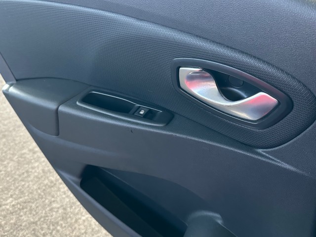 RENAULT CLIO 1.2 TCE INTENS l TREKHAAK l STOELVERW l AUTOMAAT l CRUISE l 120PK l , SK Autos, Emmen