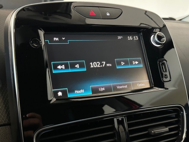 RENAULT CLIO 1.2 TCE INTENS l TREKHAAK l STOELVERW l AUTOMAAT l CRUISE l 120PK l , SK Autos, Emmen