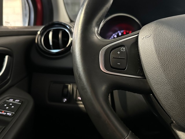 RENAULT CLIO 1.2 TCE INTENS l TREKHAAK l STOELVERW l AUTOMAAT l CRUISE l 120PK l , SK Autos, Emmen