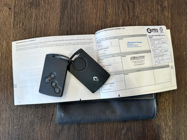 RENAULT CLIO 1.2 TCE INTENS l TREKHAAK l STOELVERW l AUTOMAAT l CRUISE l 120PK l , SK Autos, Emmen