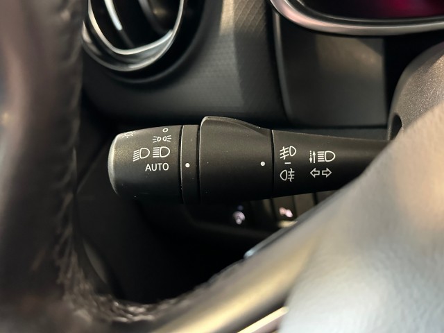 RENAULT CLIO 1.2 TCE INTENS l TREKHAAK l STOELVERW l AUTOMAAT l CRUISE l 120PK l , SK Autos, Emmen