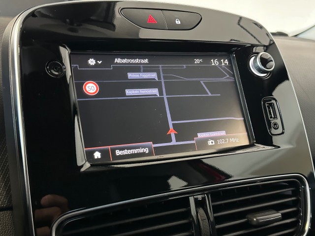 RENAULT CLIO 1.2 TCE INTENS l TREKHAAK l STOELVERW l AUTOMAAT l CRUISE l 120PK l , SK Autos, Emmen