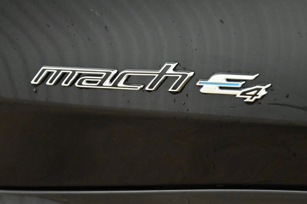 FORD MUSTANG MACH-E SUV 5-drs
