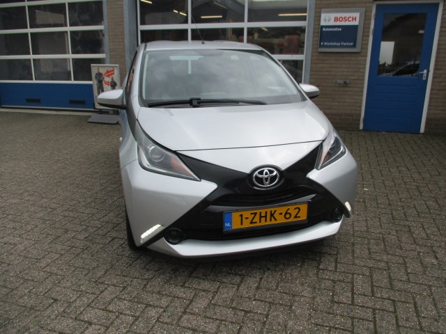 TOYOTA AYGO 1.0 VVT-I X-PLAY Airco A Camera, Autobedrijf JAWI, Aalten