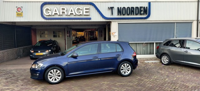 VOLKSWAGEN GOLF 1.0 TSI Connected , Navi , PDC , Camera , App-Connect, Garage t Noorden, Groningen