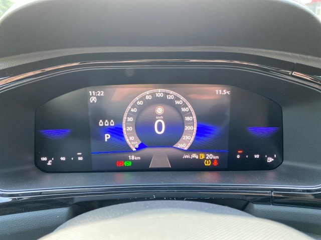 VOLKSWAGEN T-ROC 1.5 TSI DSG R-LINE BLACK-OPTIC PANO-DAK/CAMERA/CARPLAY/ACC/STOEL, Vortkamp Enschede, Enschede