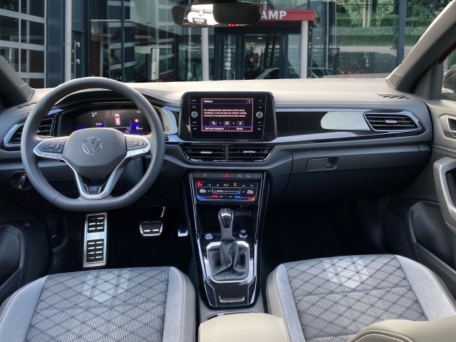 VOLKSWAGEN T-ROC 1.5 TSI DSG R-LINE BLACK-OPTIC PANO-DAK/CAMERA/CARPLAY/ACC/STOEL, Vortkamp Enschede, Enschede