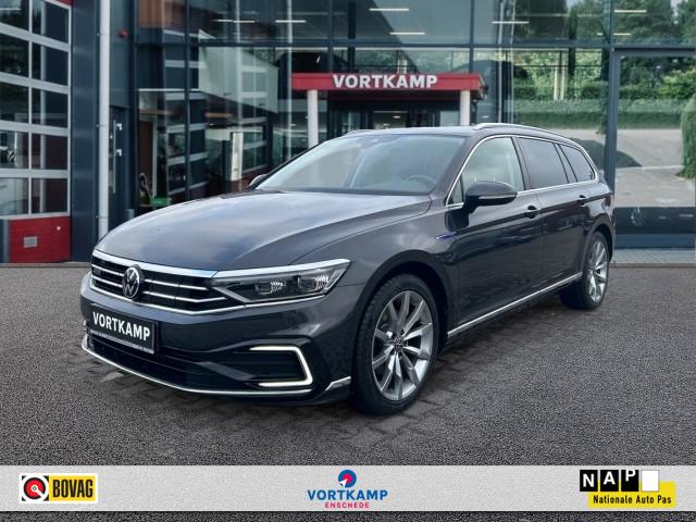 VOLKSWAGEN PASSAT 1.4 TSI DSG GTE PANO-DAK/CAMERA/TREKHAAK/NAVI/ACC/STOELVERW, Vortkamp Enschede, Enschede