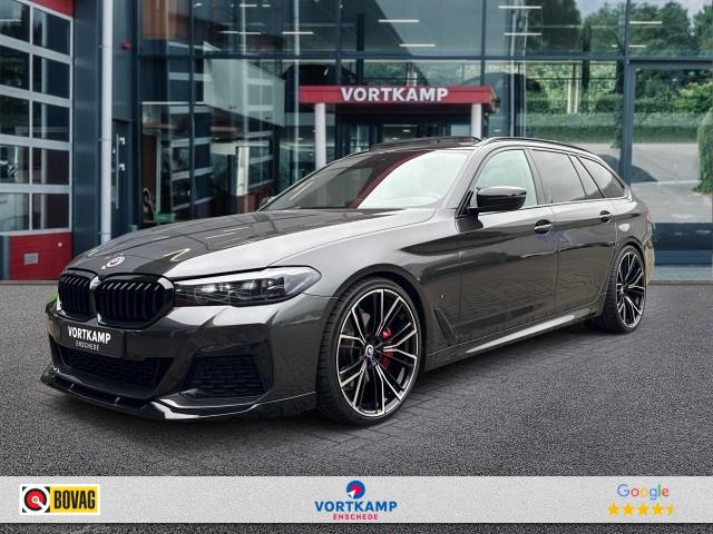 BMW 5-SERIE 540I XDRIVE M SPORT PANO-DAK/CAMERA/NAVI/LEDER/CARPLAY, Vortkamp Enschede, Enschede