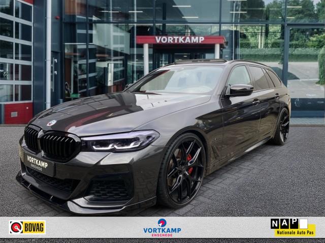 BMW 5-SERIE 540I XDRIVE M SPORT PANO-DAK/CAMERA/NAVI/LEDER/CARPLAY, Vortkamp Enschede, Enschede