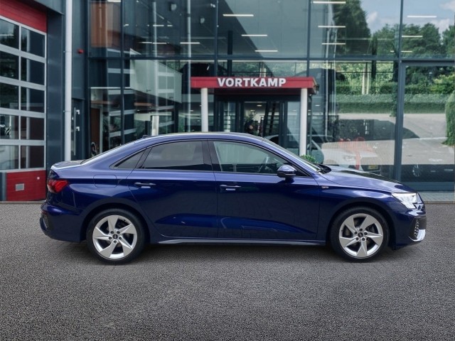 AUDI A3 30 TFSI S EDITION MATRIX-LED/PDC/STOELVERW/PDC/NAVI, Vortkamp Enschede, Enschede