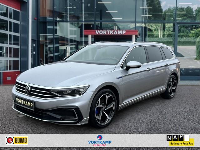 VOLKSWAGEN PASSAT 1.4 TSI DSG GTE PANO-DAK/CAMERA/TREKHAAK/NAVI/ACC/STOELVERW, Vortkamp Enschede, Enschede