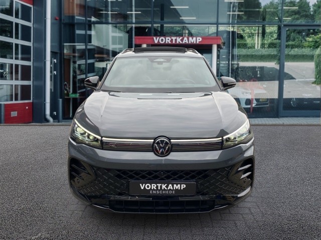 VOLKSWAGEN TIGUAN 1.5 TSI EHYBRID R-LINE BLACK-OPTIK PANO-DAK/TREKHAAK/LEDER/360-C, Vortkamp Enschede, Enschede
