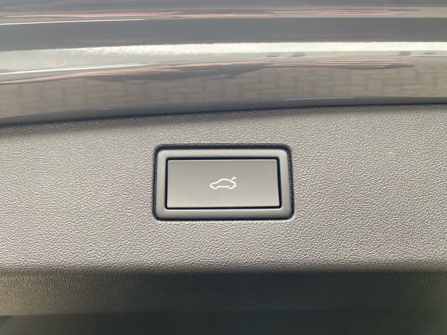 VOLKSWAGEN TIGUAN 1.5 TSI EHYBRID R-LINE BLACK-OPTIK PANO-DAK/TREKHAAK/LEDER/360-C, Vortkamp Enschede, Enschede