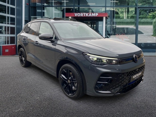 VOLKSWAGEN TIGUAN 1.5 TSI EHYBRID R-LINE BLACK-OPTIK PANO-DAK/TREKHAAK/LEDER/360-C, Vortkamp Enschede, Enschede