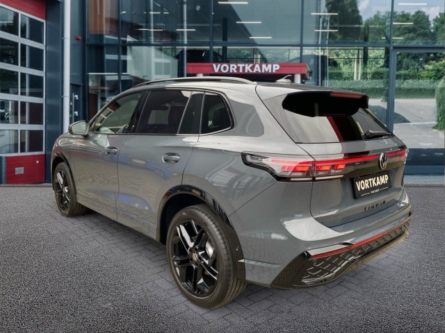 VOLKSWAGEN TIGUAN 1.5 TSI EHYBRID R-LINE BLACK-OPTIK PANO-DAK/TREKHAAK/LEDER/360-C, Vortkamp Enschede, Enschede