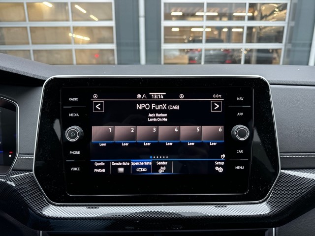 VOLKSWAGEN T-CROSS 1.5 TSI R-LINE AFN.TREKHAAK/IQ-LIGHTS/CAMERA/ACC/KEY-LESS, Vortkamp Enschede, Enschede