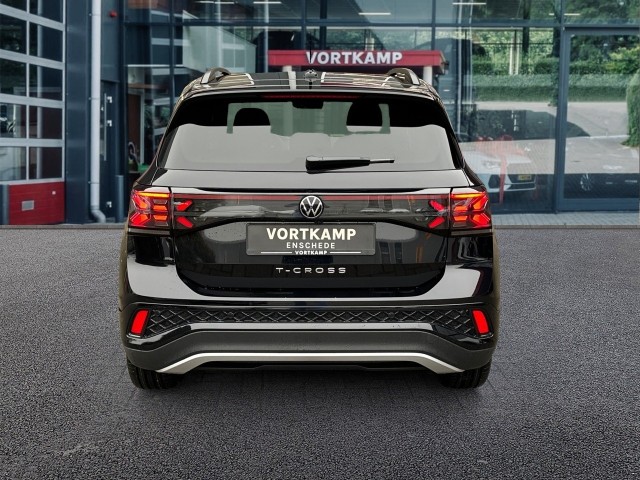 VOLKSWAGEN T-CROSS 1.5 TSI R-LINE AFN.TREKHAAK/IQ-LIGHTS/CAMERA/ACC/KEY-LESS, Vortkamp Enschede, Enschede