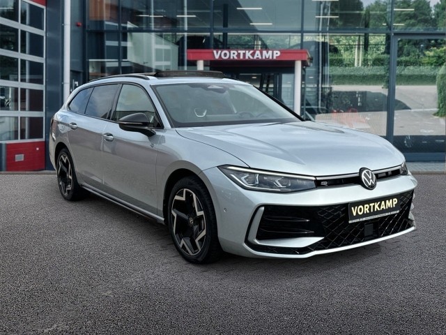 VOLKSWAGEN PASSAT 1.5 TSI DSG GTE R-LINE PANO-DAK/TREKHAAK/360-CAMERA/H&K/NAVI/ACC/HUD, Vortkamp Enschede, Enschede