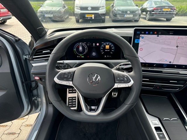 VOLKSWAGEN PASSAT 1.5 TSI DSG GTE R-LINE PANO-DAK/TREKHAAK/360-CAMERA/H&K/NAVI/ACC/HUD, Vortkamp Enschede, Enschede