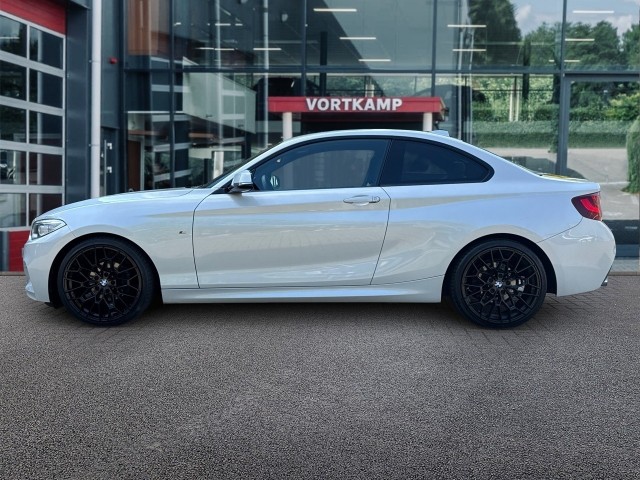 BMW 2-SERIE 218i M-PAKKET NAVI/LEDER/CRUISE/PDC/STOELVERW, Vortkamp Enschede, Enschede