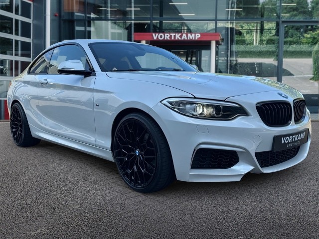 BMW 2-SERIE 218i M-PAKKET NAVI/LEDER/CRUISE/PDC/STOELVERW, Vortkamp Enschede, Enschede
