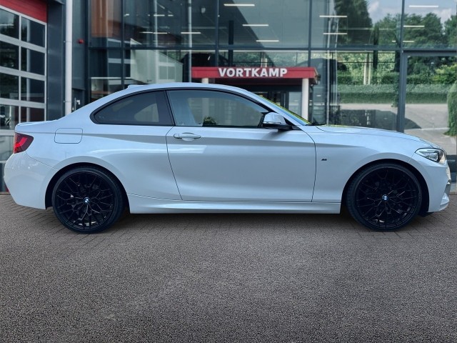 BMW 2-SERIE 218i M-PAKKET NAVI/LEDER/CRUISE/PDC/STOELVERW, Vortkamp Enschede, Enschede
