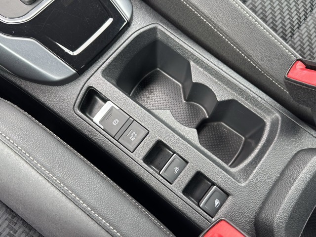 VOLKSWAGEN T-ROC 1.5 TSI DSG R-LINE TREKHAAK/BEATS-AUDIO/NAVI/ACC/PDC, Vortkamp Enschede, Enschede