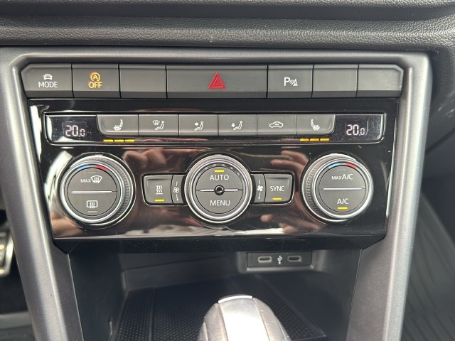 VOLKSWAGEN T-ROC 1.5 TSI DSG R-LINE TREKHAAK/BEATS-AUDIO/NAVI/ACC/PDC, Vortkamp Enschede, Enschede