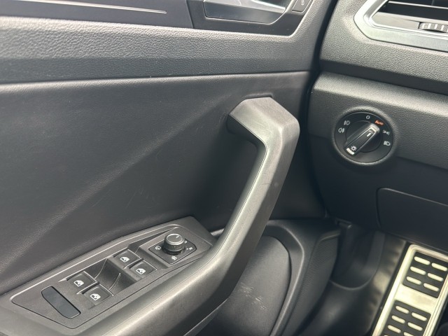 VOLKSWAGEN T-ROC 1.5 TSI DSG R-LINE TREKHAAK/BEATS-AUDIO/NAVI/ACC/PDC, Vortkamp Enschede, Enschede