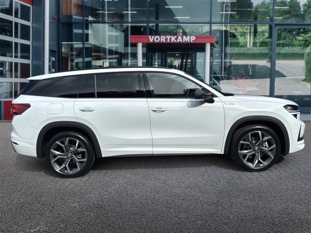 SKODA KODIAQ 1.5 TSI DSG SPORTLINE 7P PANO-DAK/CAMERA/TREKHAAK/NAVI/ACC/STOELVERW, Vortkamp Enschede, Enschede