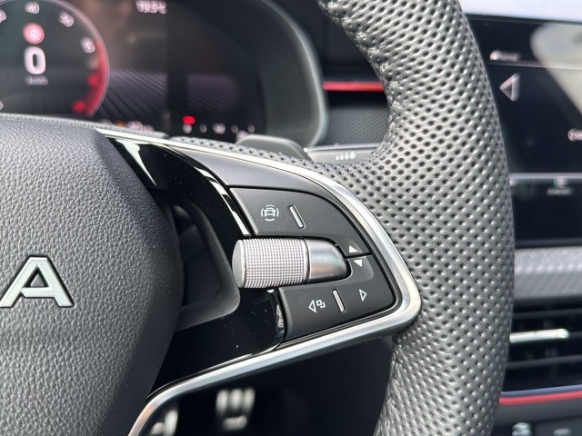 SKODA KAMIQ 1.0 TSI DSG MONTE CARLO GLAS-DAK/CAMERA/CARPLAY/CRUISE/STOELVERW, Vortkamp Enschede, Enschede