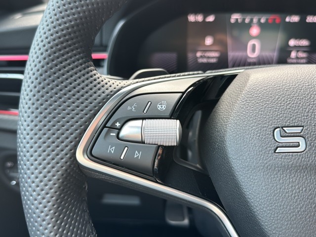 SKODA KAMIQ 1.0 TSI DSG MONTE CARLO GLASDAK/CAMERA/TREKHAAK/NAVI/CRUISE/STOELVERW, Vortkamp Enschede, Enschede