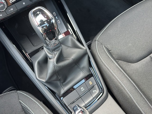 SKODA KAMIQ 1.0 TSI DSG MONTE CARLO GLASDAK/CAMERA/TREKHAAK/NAVI/CRUISE/STOELVERW, Vortkamp Enschede, Enschede