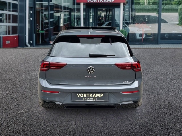 VOLKSWAGEN GOLF 1.5 eTSI R-LINE PANO-DAK/CAMERA/NAVI/CARPLAY/ACC/STOEL-STUURVERW, Vortkamp Enschede, Enschede