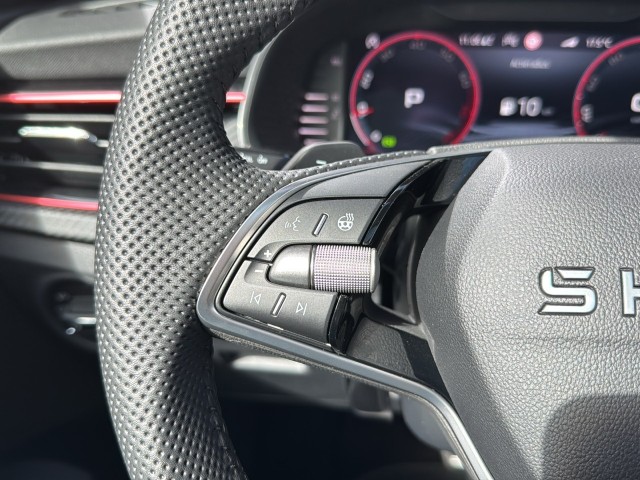 SKODA KAMIQ 1.5 TSI DSG MONTE CARLO GLAS-DAK/CAMERA/TREKHAAK/NAVI/CARPLAY/STOELVERW, Vortkamp Enschede, Enschede