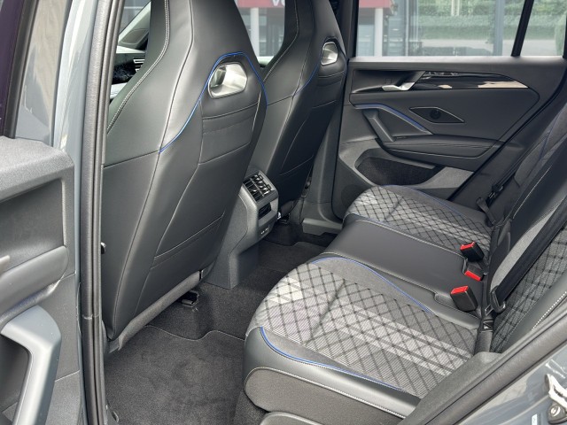 VOLKSWAGEN TIGUAN 1.5 TSI EHYBRID R-LINE BLACK-OPTIK PANO-DAK/CAMERA/TREKHAAK/NAVI/CARPLAY, Vortkamp Enschede, Enschede