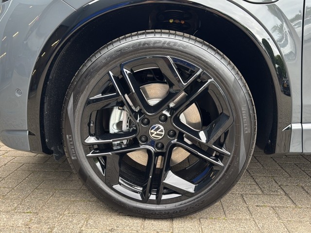 VOLKSWAGEN TIGUAN 1.5 TSI EHYBRID R-LINE BLACK-OPTIK PANO-DAK/CAMERA/TREKHAAK/NAVI/CARPLAY, Vortkamp Enschede, Enschede