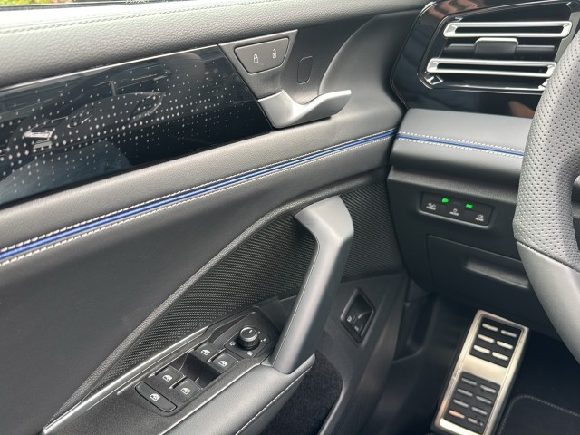 VOLKSWAGEN TIGUAN 1.5 TSI -HYBRID R-LINE PANO-DAK/CAMERA/TREKHAAK/H&K/HUD/LEDER/MEMORY, Vortkamp Enschede, Enschede