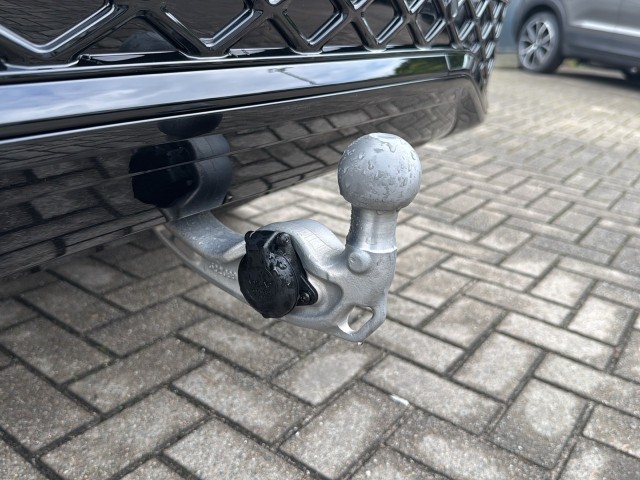 VOLKSWAGEN TIGUAN 1.5 TSI -HYBRID R-LINE PANO-DAK/CAMERA/TREKHAAK/H&K/HUD/LEDER/MEMORY, Vortkamp Enschede, Enschede