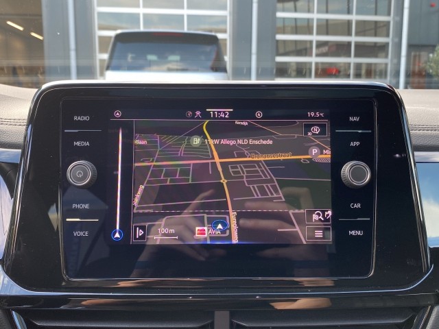 VOLKSWAGEN T-ROC 1.5 TSI DSG R-LINE BLACK-OPTIC PANO-DAK/CAMERA/NAVI/CARPLAY/E-KLEP, Vortkamp Enschede, Enschede