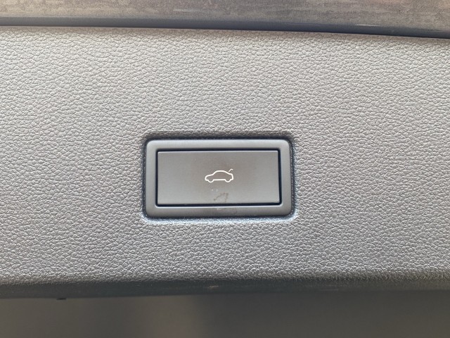 VOLKSWAGEN T-ROC 1.5 TSI DSG R-LINE BLACK-OPTIC PANO-DAK/CAMERA/NAVI/CARPLAY/E-KLEP, Vortkamp Enschede, Enschede