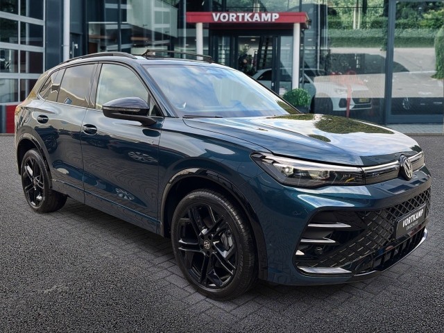 VOLKSWAGEN TIGUAN 1.5 TSI E-HYBRID R-LINE PANO-DAK/TREKHAAK/CAMERA/H&K/CARPLAY/ACC, Vortkamp Enschede, Enschede
