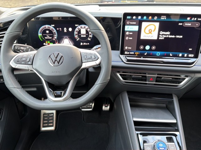 VOLKSWAGEN TIGUAN 1.5 TSI E-HYBRID R-LINE PANO-DAK/TREKHAAK/CAMERA/H&K/CARPLAY/ACC, Vortkamp Enschede, Enschede