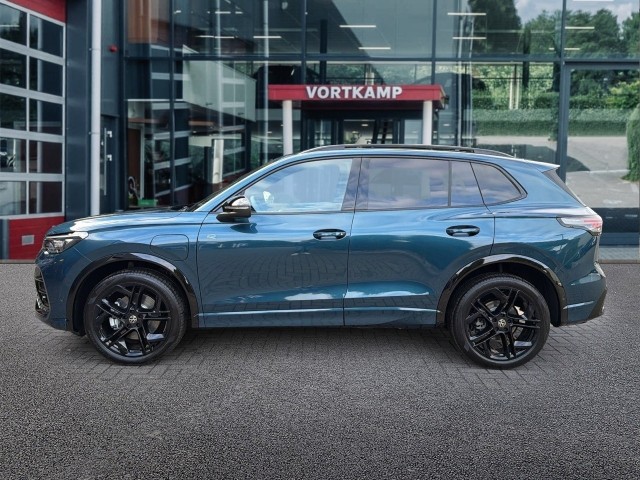 VOLKSWAGEN TIGUAN 1.5 TSI E-HYBRID R-LINE PANO-DAK/TREKHAAK/CAMERA/H&K/CARPLAY/ACC, Vortkamp Enschede, Enschede