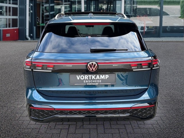 VOLKSWAGEN TIGUAN 1.5 TSI E-HYBRID R-LINE PANO-DAK/TREKHAAK/CAMERA/H&K/CARPLAY/ACC, Vortkamp Enschede, Enschede