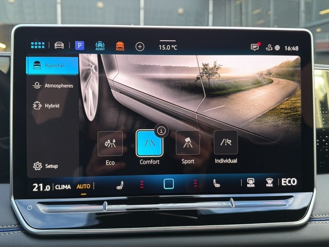 VOLKSWAGEN TIGUAN 1.5 TSI E-HYBRID R-LINE PANO-DAK/TREKHAAK/CAMERA/H&K/CARPLAY/ACC, Vortkamp Enschede, Enschede