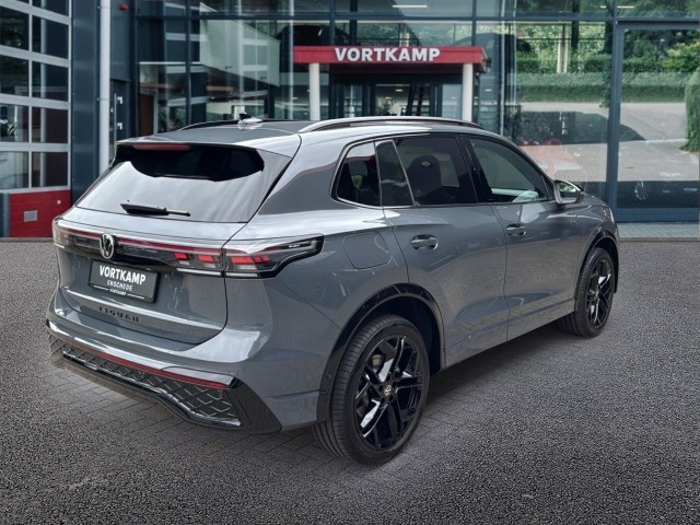 VOLKSWAGEN TIGUAN 1.5 TSI E-HYBRID R-LINE PANO-DAK/TREKHAAK/CAMERA/H&K/CARPLAY/ACC, Vortkamp Enschede, Enschede